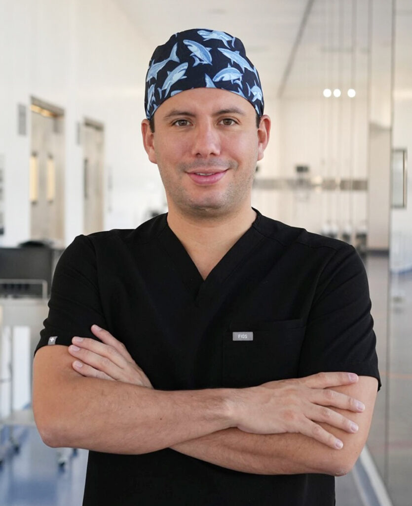 Dr. Illich Navarro is the founder of Mommy Makeover Tijuana specializing in mommy makeover surgery and body contouring.