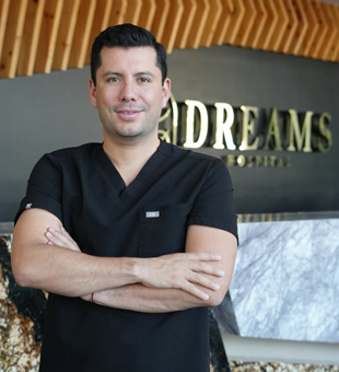 Dr. Illich Navarro is the founder of Mommy Makeover Tijuana specializing in mommy makeover surgery and body contouring.
